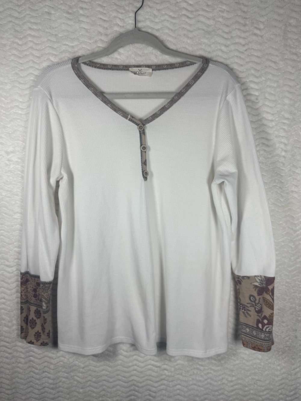 Hopely Waffle White Long-Sleeve Henley Top with Printed Cuff Trim